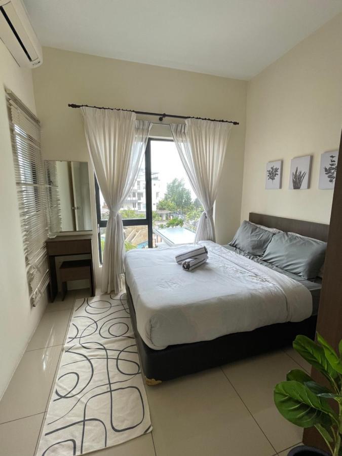 Sg Resort Residence - Beach & Waterpark Kuantan Esterno foto